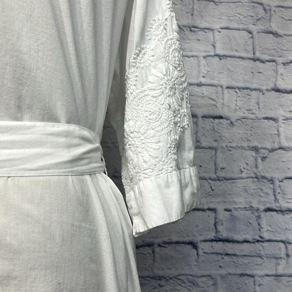 La Cera Embroidered Short Robe - Picture 11 of 11